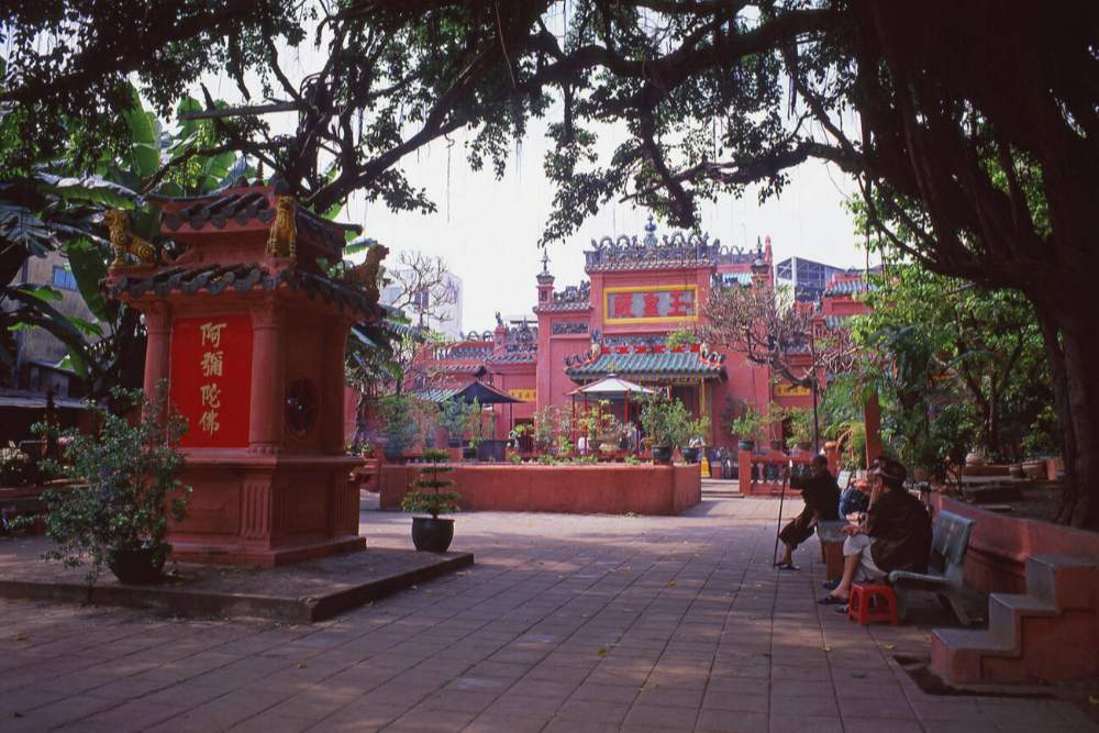 פגודת קיסר הירקן (Ngoc Hoang Pagoda)